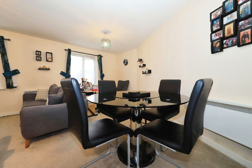 Additional image 7 of 2 bed flat for saleAkron Drive, Wolverhampton, West Midlands WV10