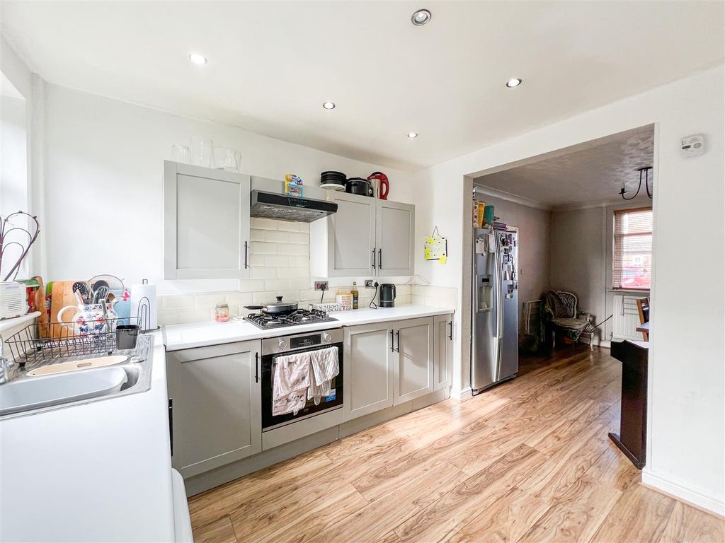 Additional image 6 of 4 bed property for saleHillswood Avenue, Leek ST13