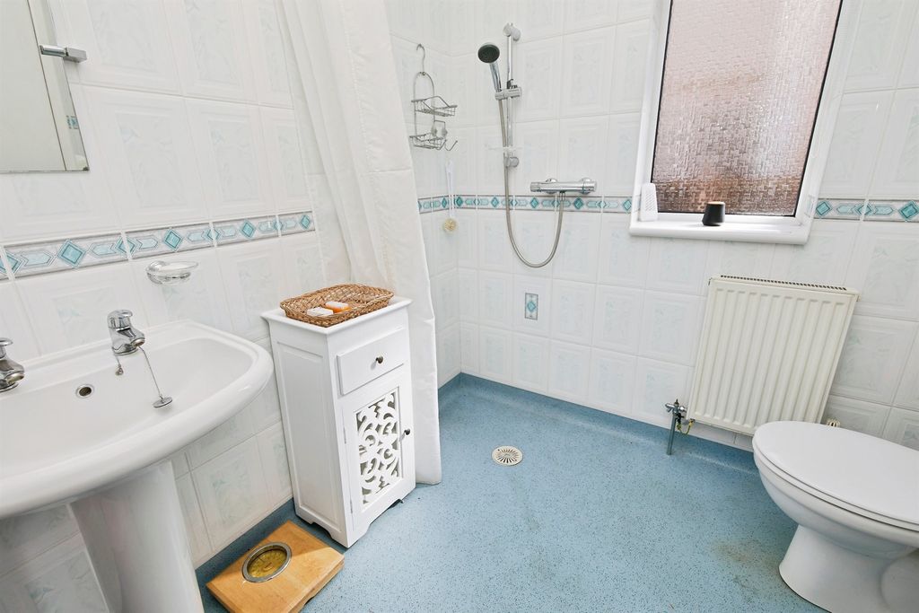 Additional image 11 of 2 bed detached bungalow for saleBeech Lane, Stretton, Burton-On-Trent DE13