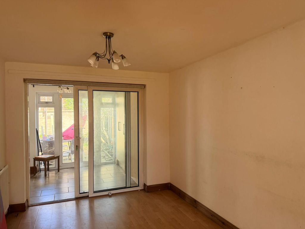 Additional image 4 of 4 bed semi-detached house for saleColes Close, Leicester LE4