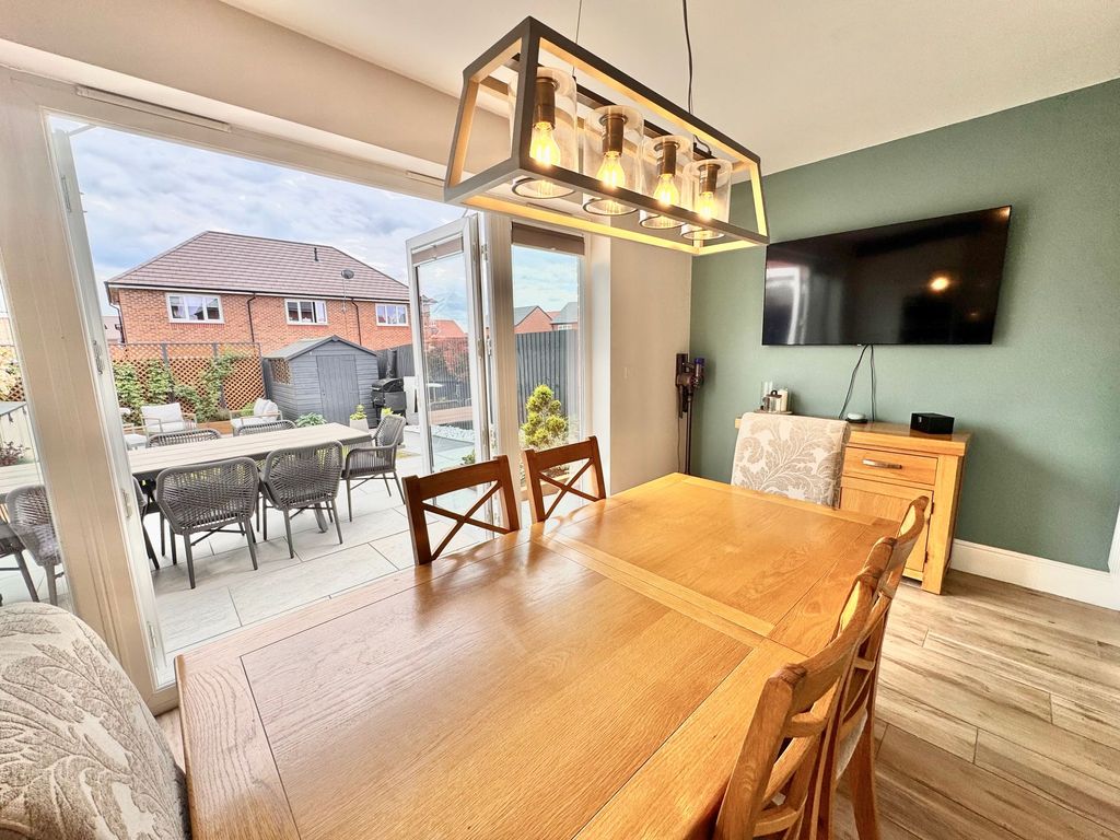 Additional image 10 of 3 bed semi-detached house for saleRoman Avenue, Nuneaton CV11
