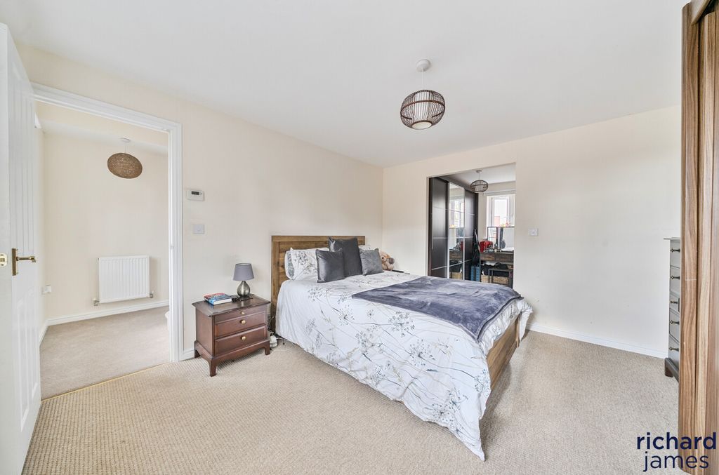 Additional image 16 of 5 bed detached house for saleCloatley Crescent, Royal Wootton Bassett, Royal Wootton Bassett SN4