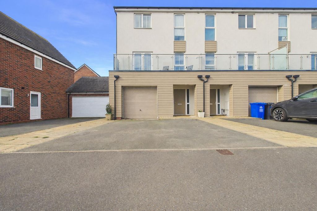 4 bed end terrace house for saleRowan Drive, Branston, Burton-On-Trent DE14