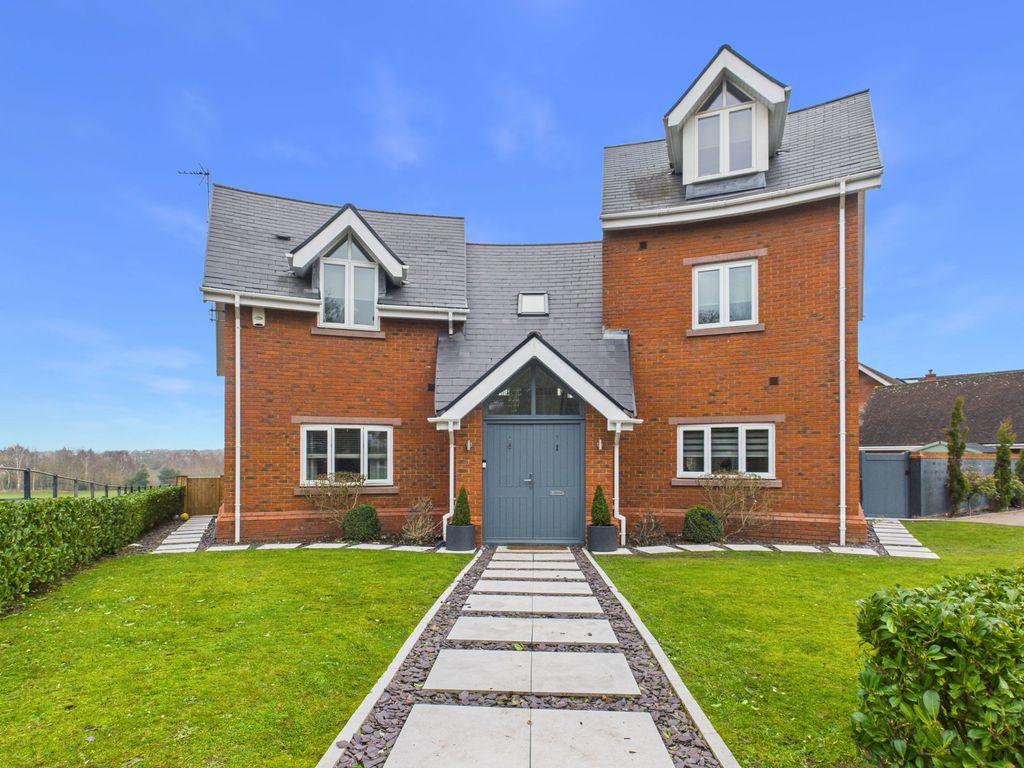 5 bed detached house for saleFreshwater Drive, Weston, Crewe CW2