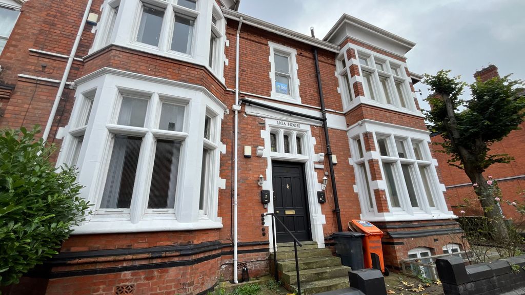 2 bed flat for saleSaxby Street, Leicester LE2