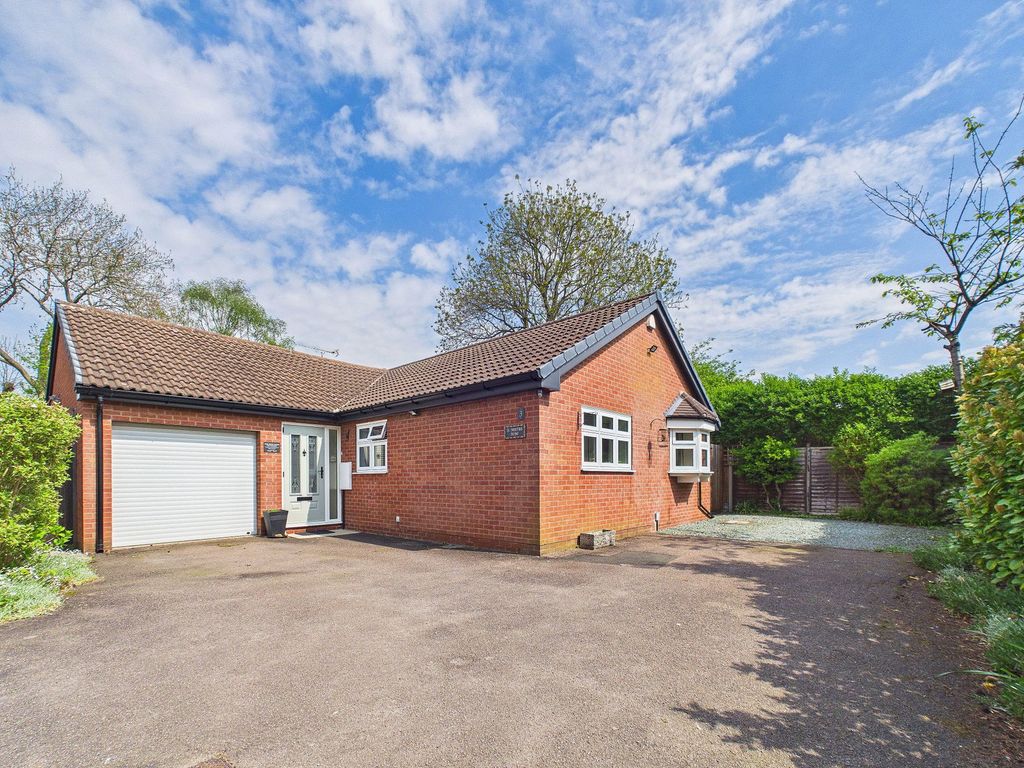 3 bed bungalow for saleShanklin Gardens, South Knighton LE2