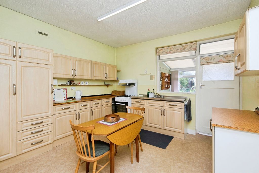 Additional image 3 of 2 bed detached bungalow for saleBeech Lane, Stretton, Burton-On-Trent DE13