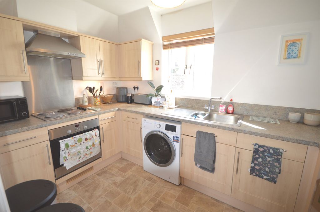 Additional image 9 of 2 bed flat for salePilgrims Way, Laverstock, Salisbury SP1
