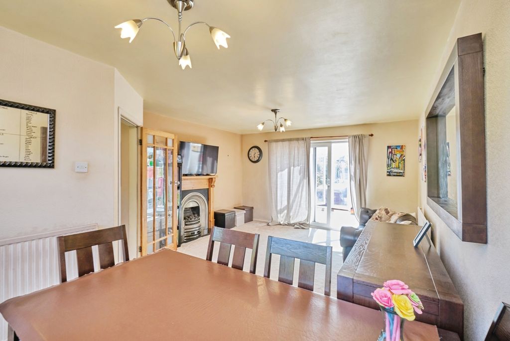Additional image 4 of 3 bed semi-detached house for saleDimbles Hill, Lichfield, Staffordshire WS13