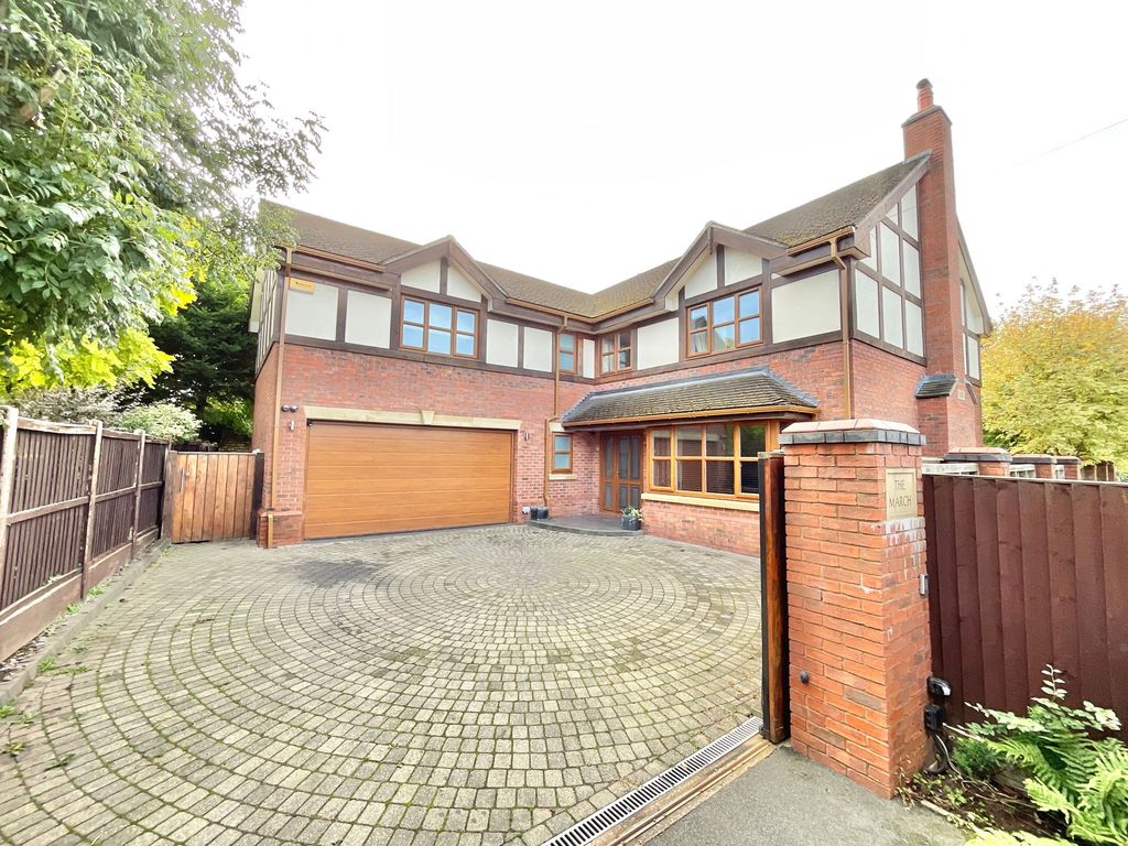 5 bed detached house for saleNewcastle Road, Whitmore ST5