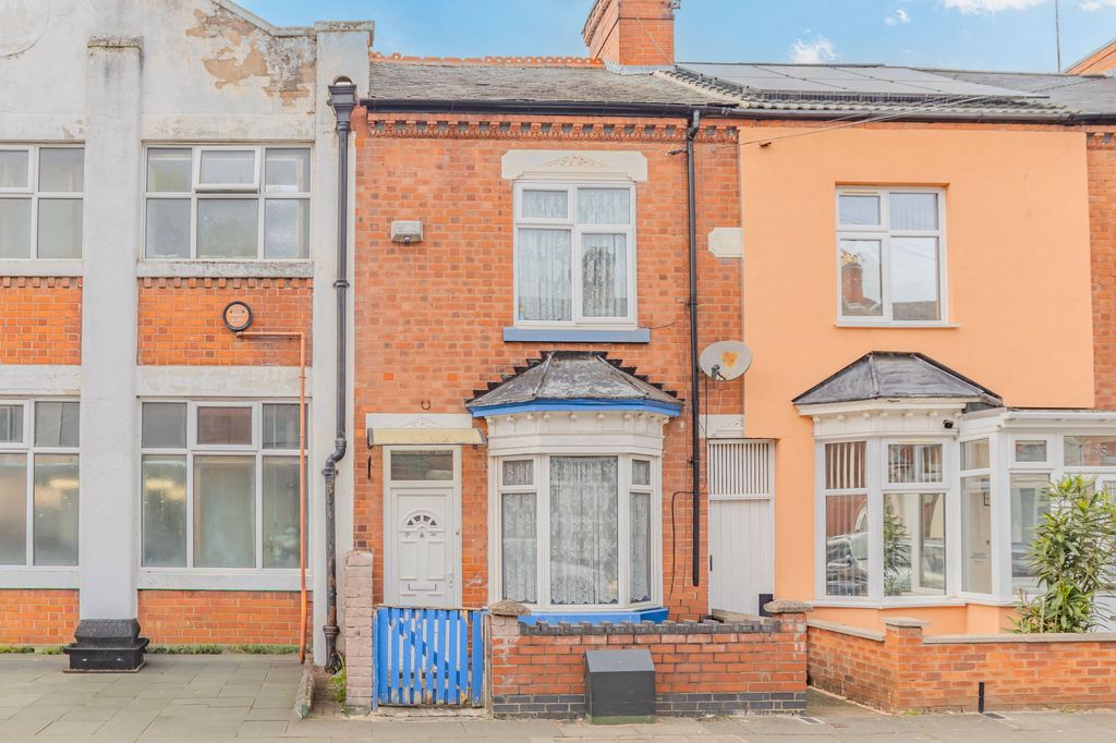 2 bed end terrace house for saleBridge Road, Leicester LE5