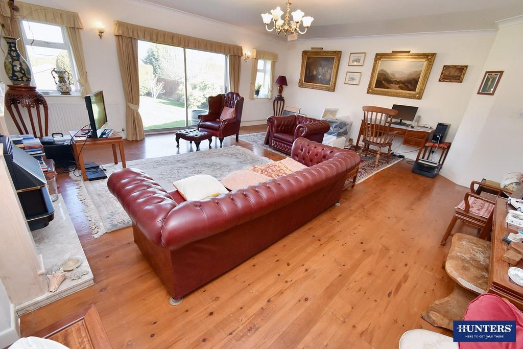 Additional image 3 of 4 bed detached house for saleStoughton Avenue, Leicester LE2