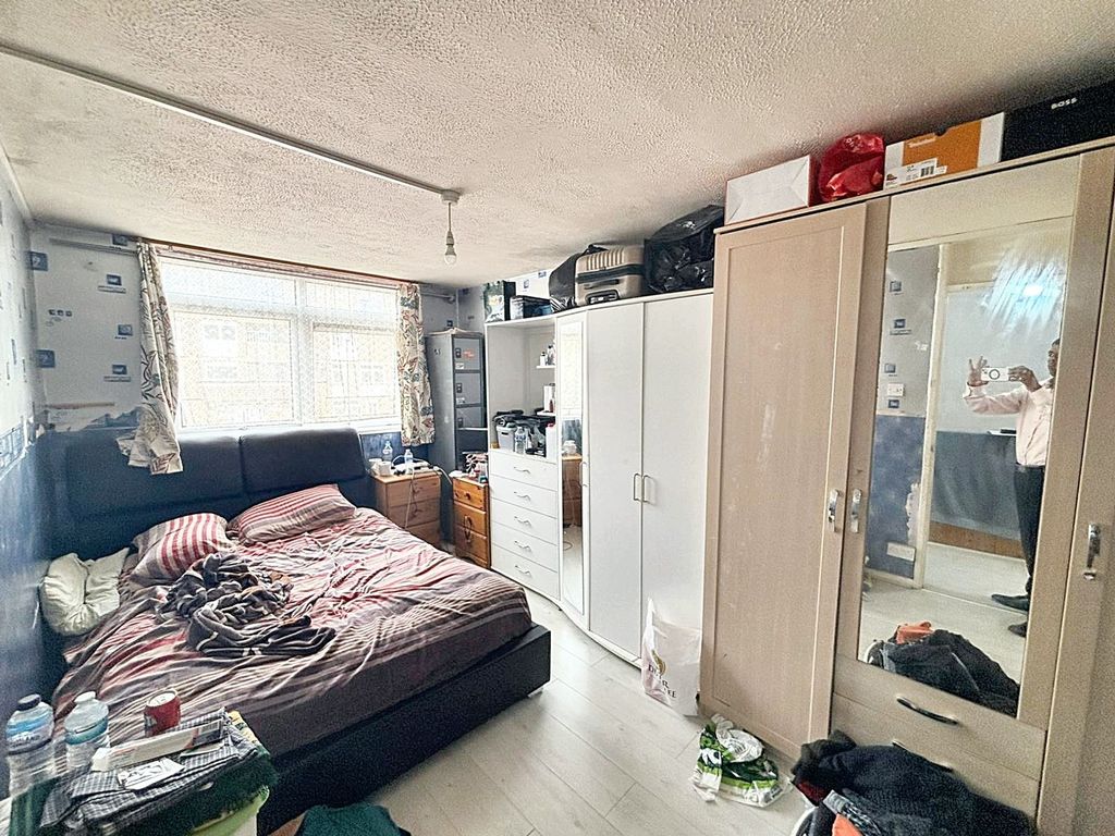 2 bed maisonette for saleChester Close, Leicester LE1 photo 5
