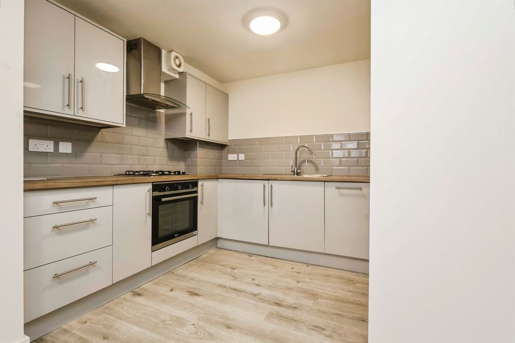 Additional image 5 of 1 bed flat for saleHigh Street, Amblecote, Stourbridge DY8