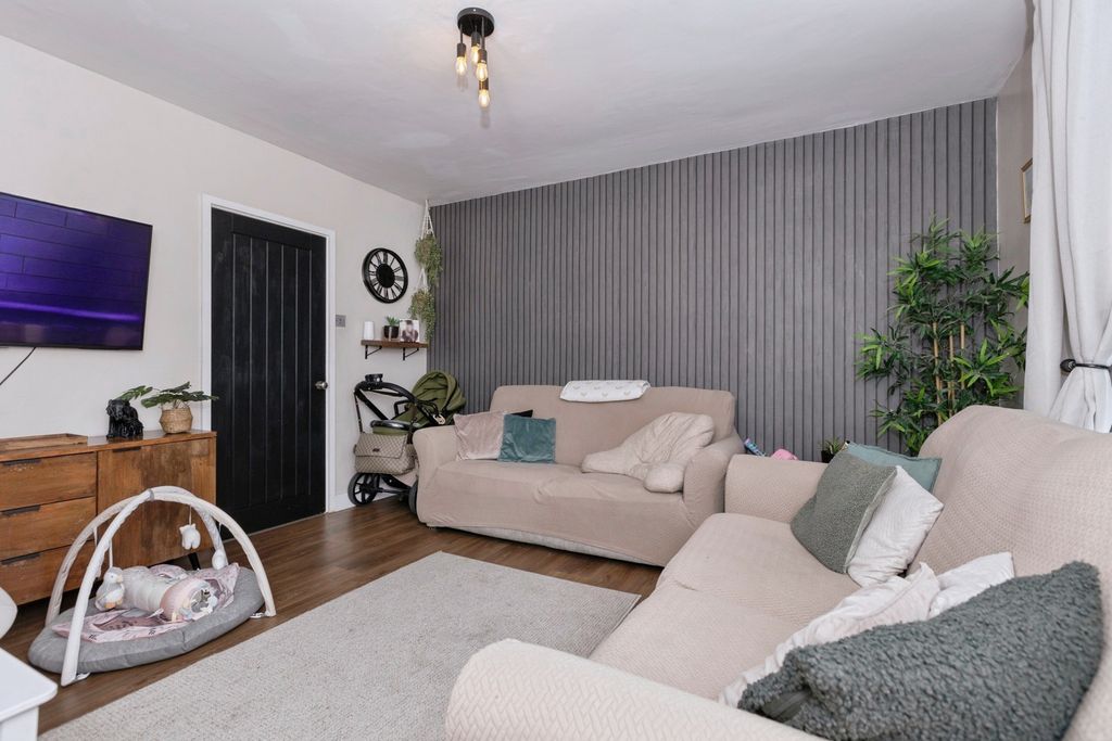 Additional image 2 of 3 bed semi-detached house for saleAylestone Drive, Leicester, Leicestershire LE2