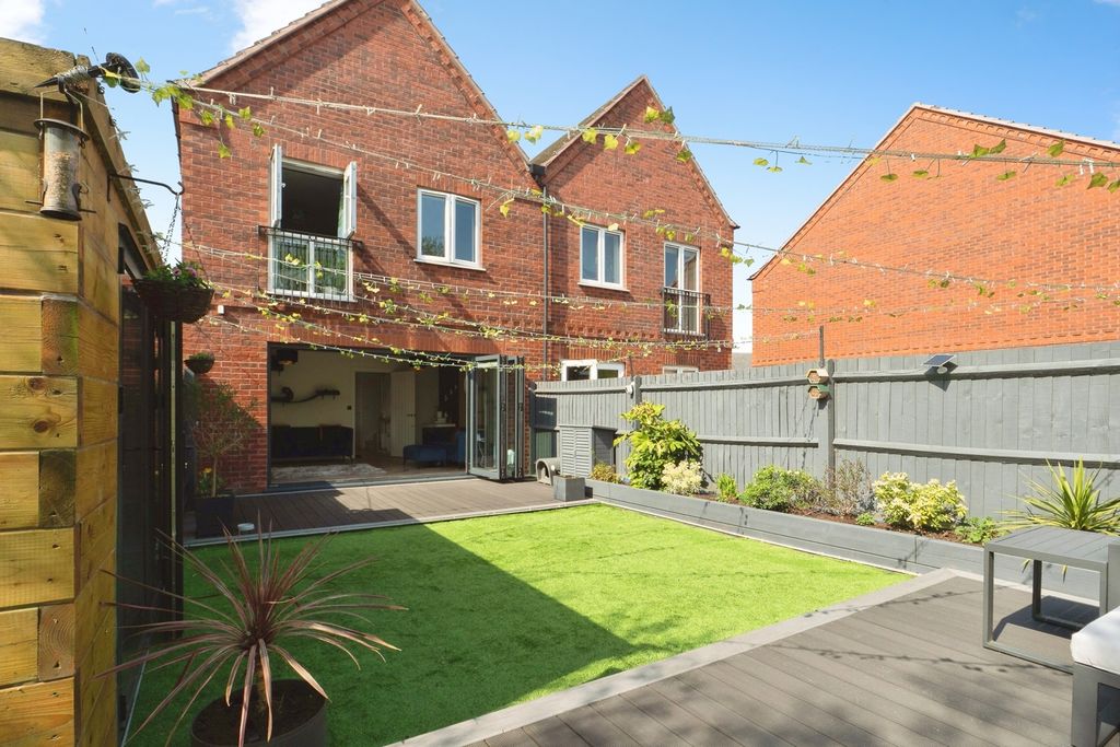 Additional image 4 of 3 bed semi-detached house for saleWindlass Close, Loughborough, Leicestershire LE11