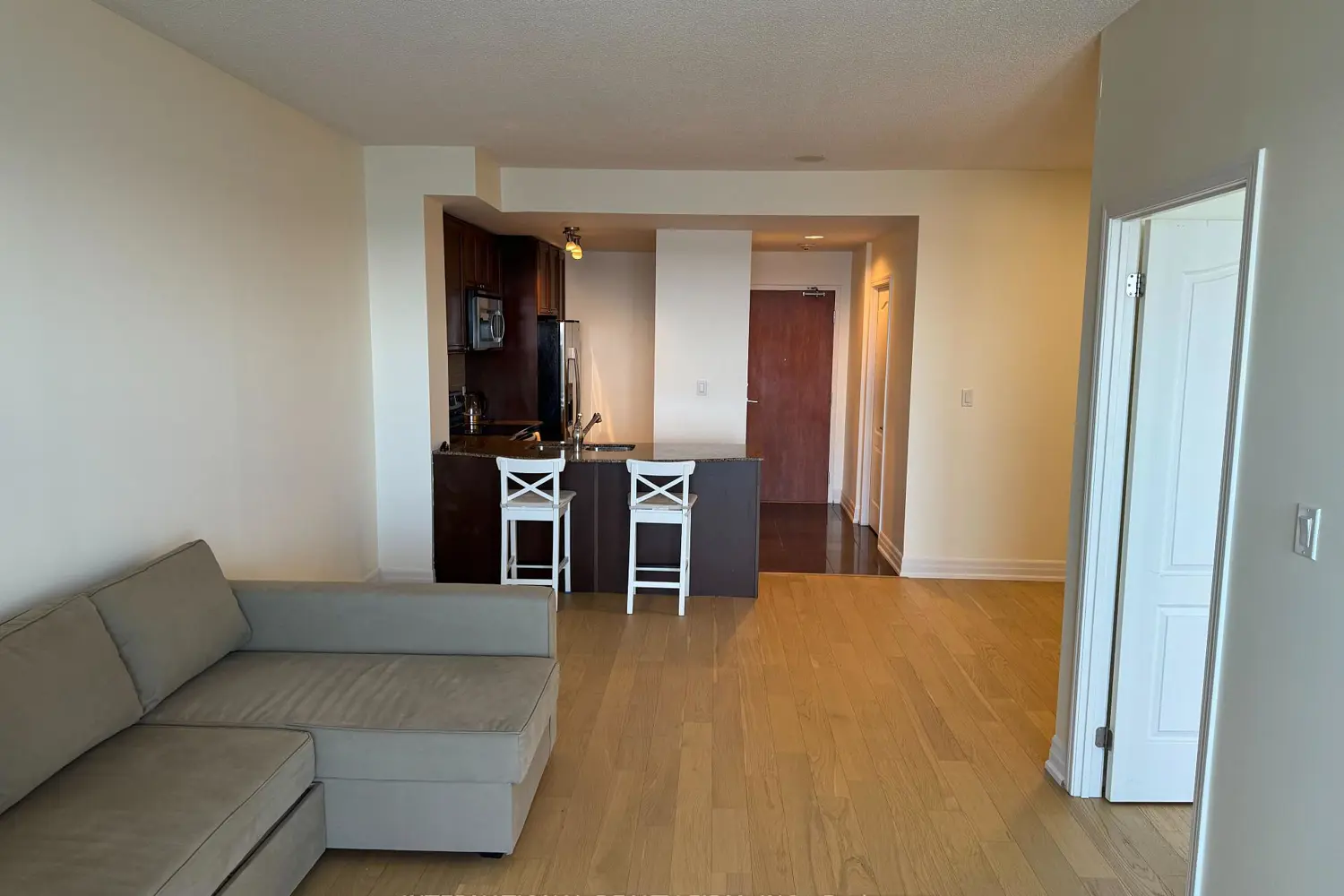 Additional image 3 of 699 Aberdeen Boulevard 504