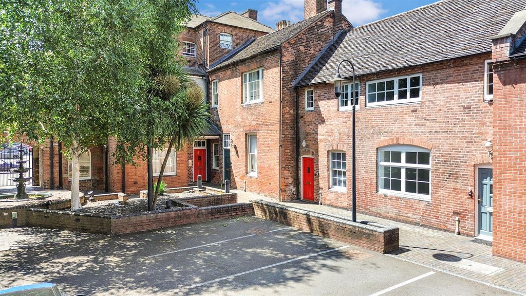 2 bed terraced house for saleHorninglow Street, Burton-On-Trent DE14
