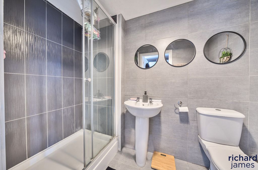 Additional image 9 of 5 bed detached house for saleCloatley Crescent, Royal Wootton Bassett, Royal Wootton Bassett SN4
