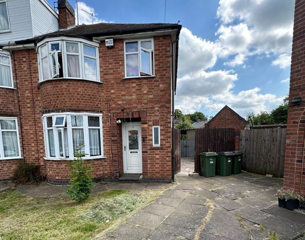 3 bed semi-detached house for sale9 Frankson Avenue, Narborough Road South, Leicester LE3