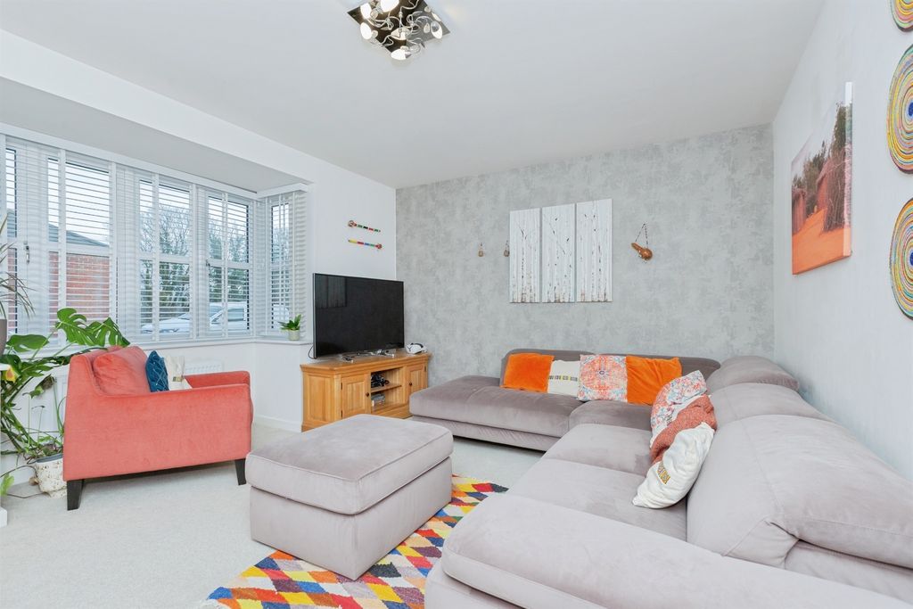Additional image 2 of 5 bed semi-detached house for saleTollgate Close, Oadby, Leicester LE2