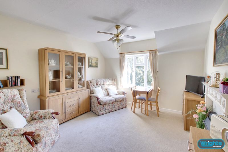 1 bed flat for salePolebarn Road, Trowbridge BA14 photo 2