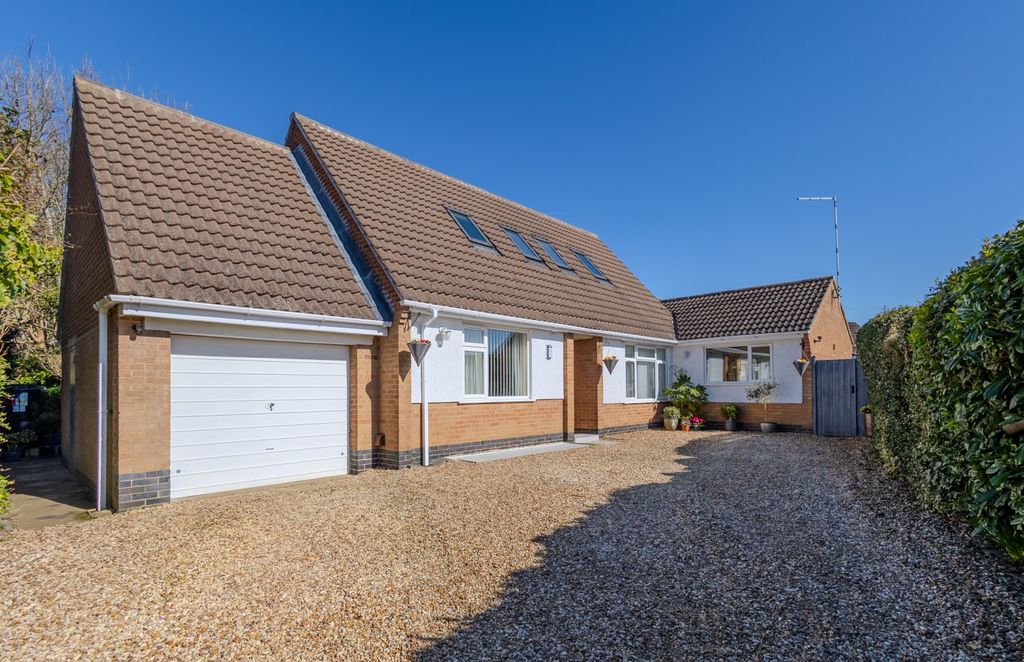 5 bed detached house for saleThe Maples School Lane, Swinford, Lutterworth LE17