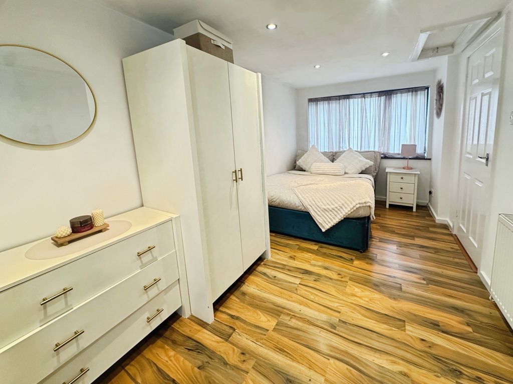 Additional image 12 of 4 bed detached house for saleFurnace Close, Wolverhampton WV5