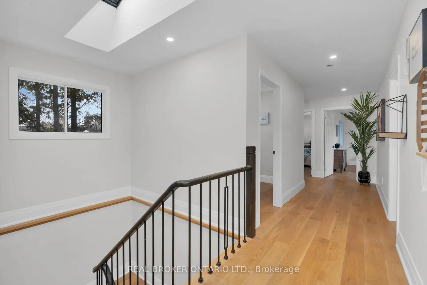Additional image 3 of 943 Barry Avenue