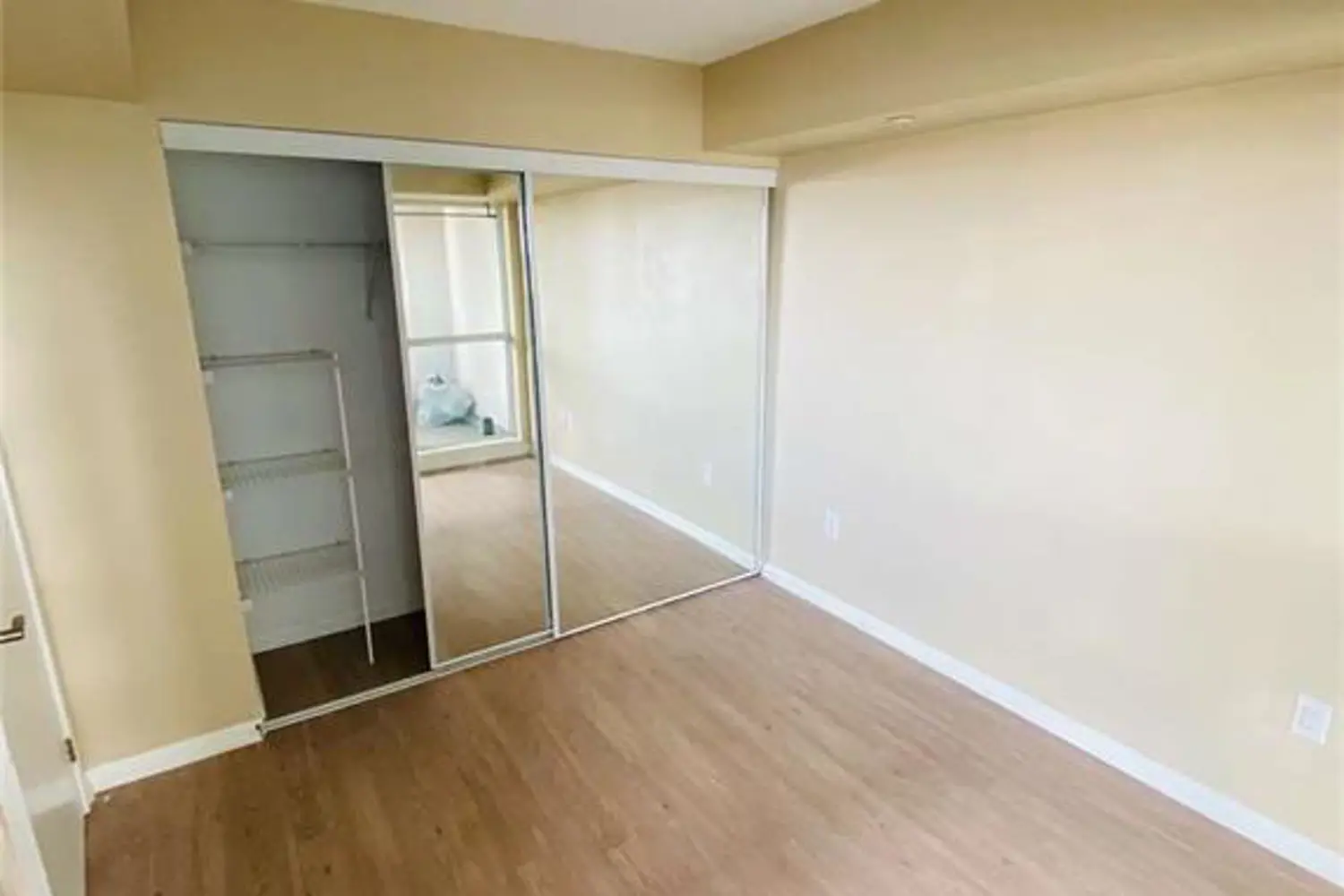Additional image 7 of 800 Lawrence Avenue 1818