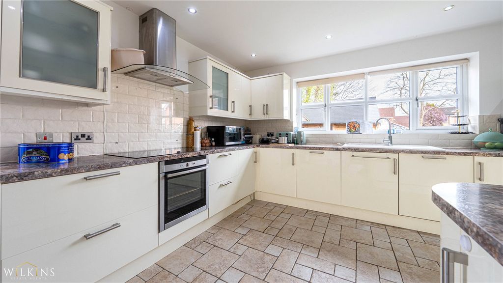 Additional image 10 of 4 bed semi-detached house for saleSuffolk Way, Tamworth, Staffordshire B78
