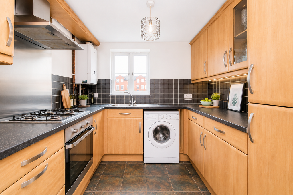 2 bed flat for saleGras Lawn, Exeter EX2 photo 3