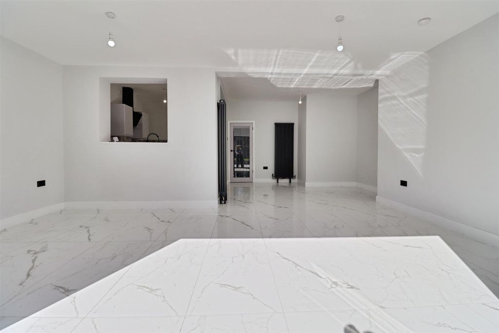 Additional image 9 of 4 bed semi-detached house for saleLower Milehouse Lane, Newcastle ST5