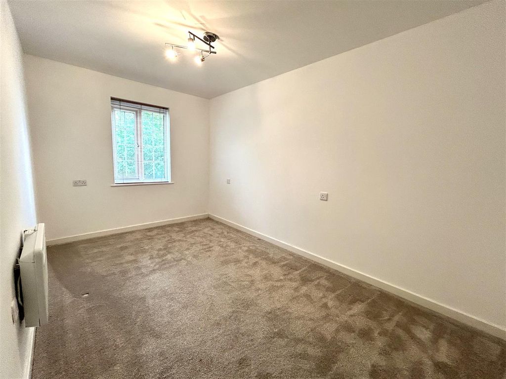 Additional image 7 of 2 bed flat for saleFlowers Yard, Chippenham SN15