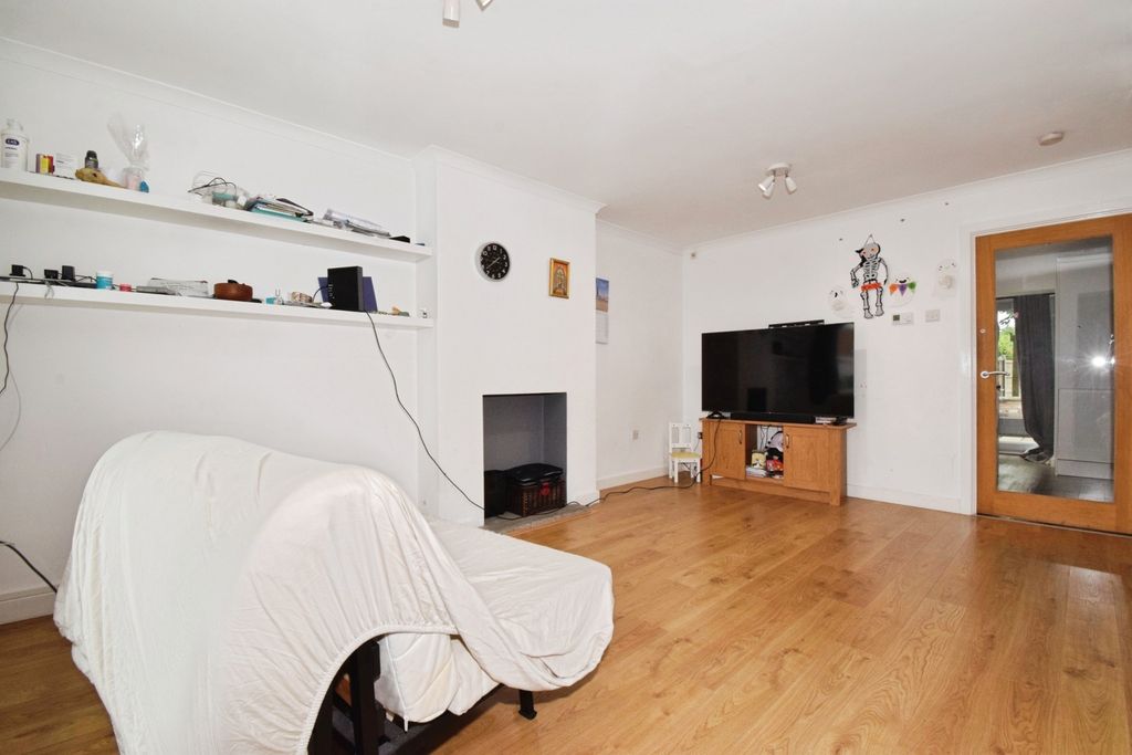 Additional image 14 of 4 bed semi-detached house for saleLamport Close, Wigston, Leicestershire LE18