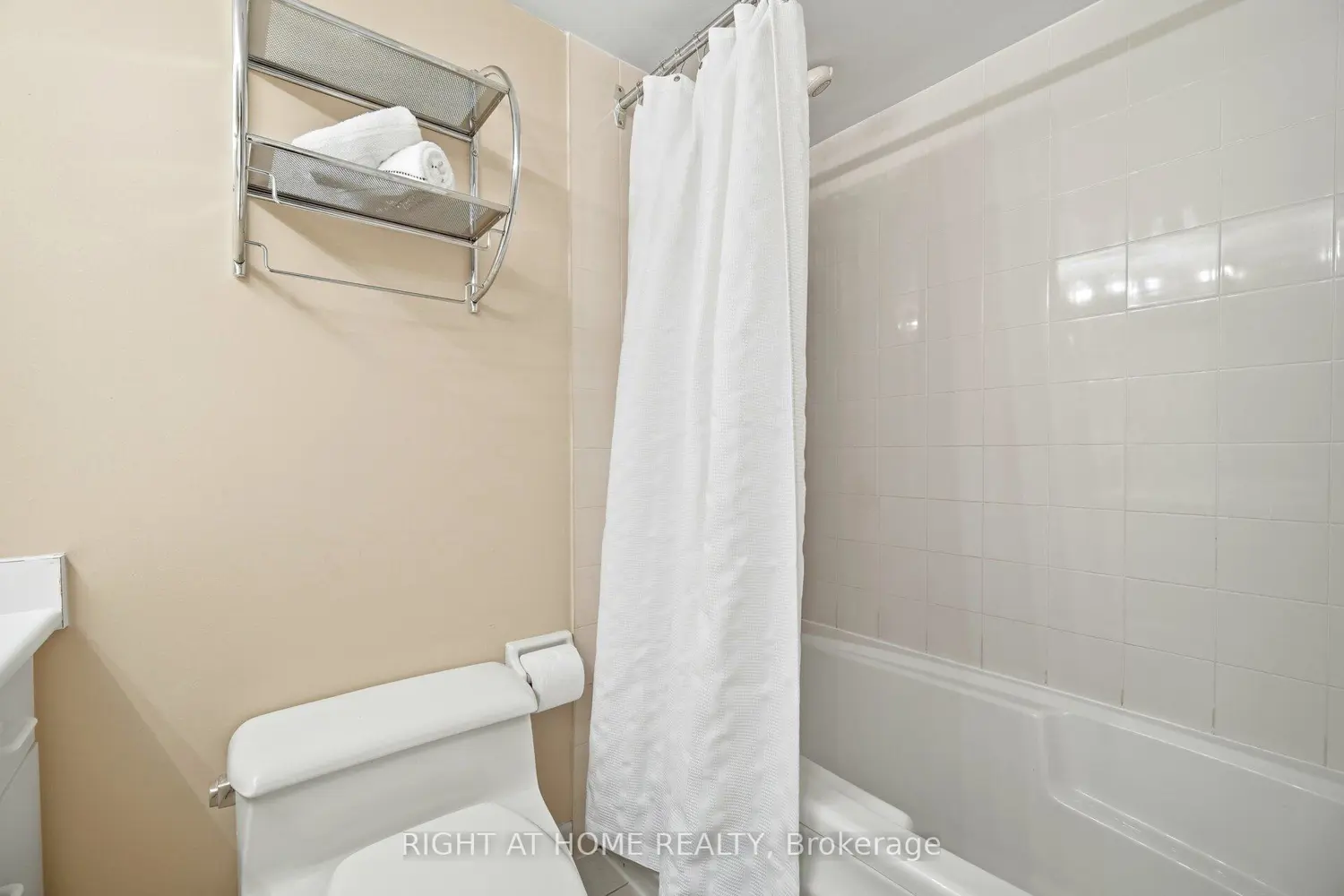 Additional image 13 of 1276 Maple Crossing Boulevard 514