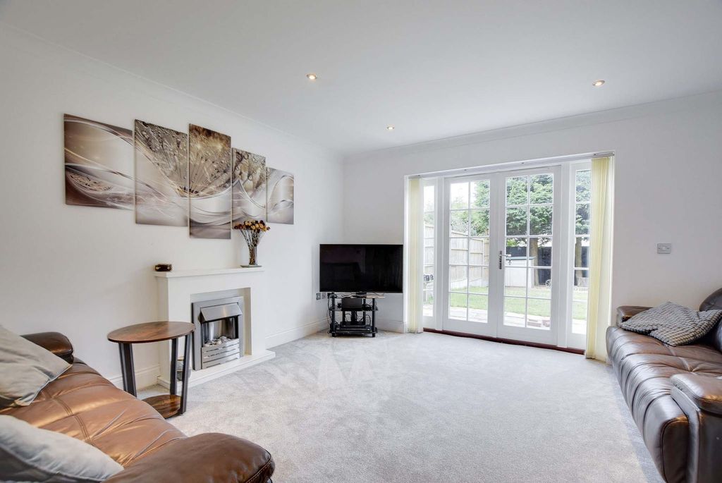 Additional image 3 of 4 bed semi-detached house for saleOrchard Close, Scraptoft, Leicester LE7