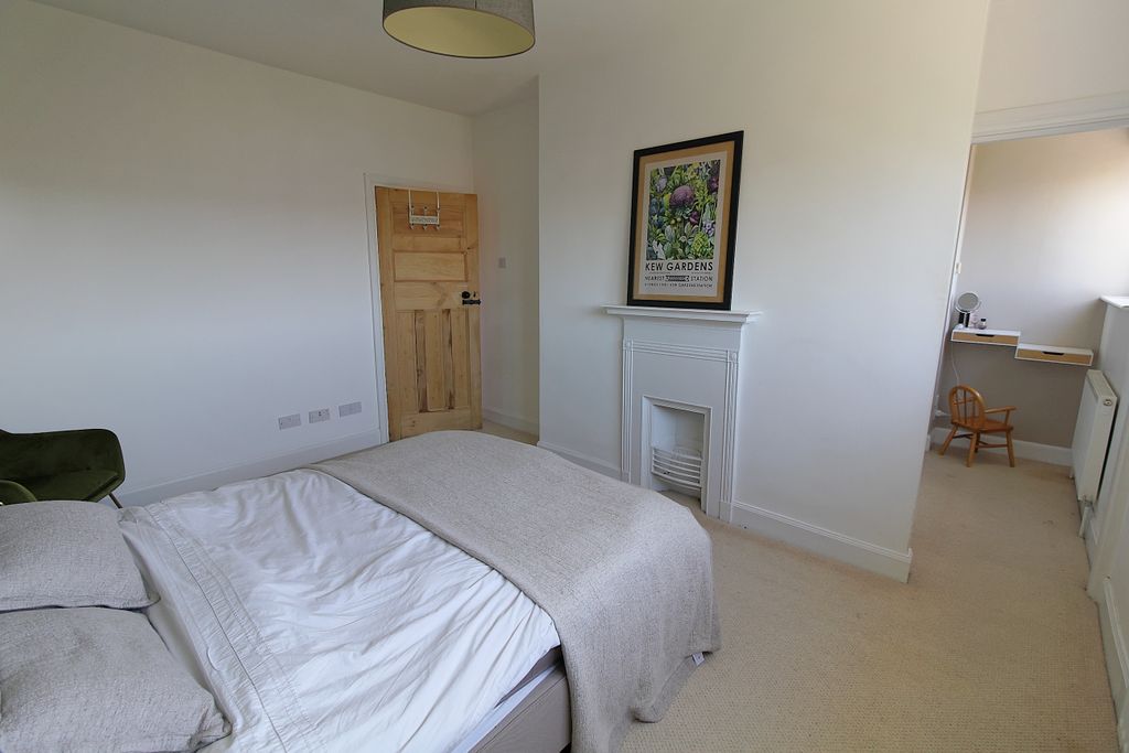 Additional image 12 of 5 bed semi-detached house for saleMeadhurst Road, Western Park, Leicester LE3