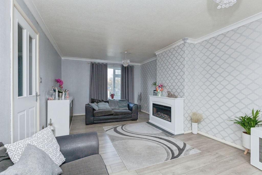 Additional image 4 of 5 bed semi-detached house for salePitchens Close, Leicester, Leicestershire LE4