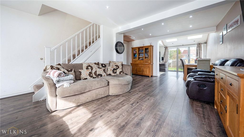 Additional image 2 of 4 bed semi-detached house for saleSuffolk Way, Tamworth, Staffordshire B78