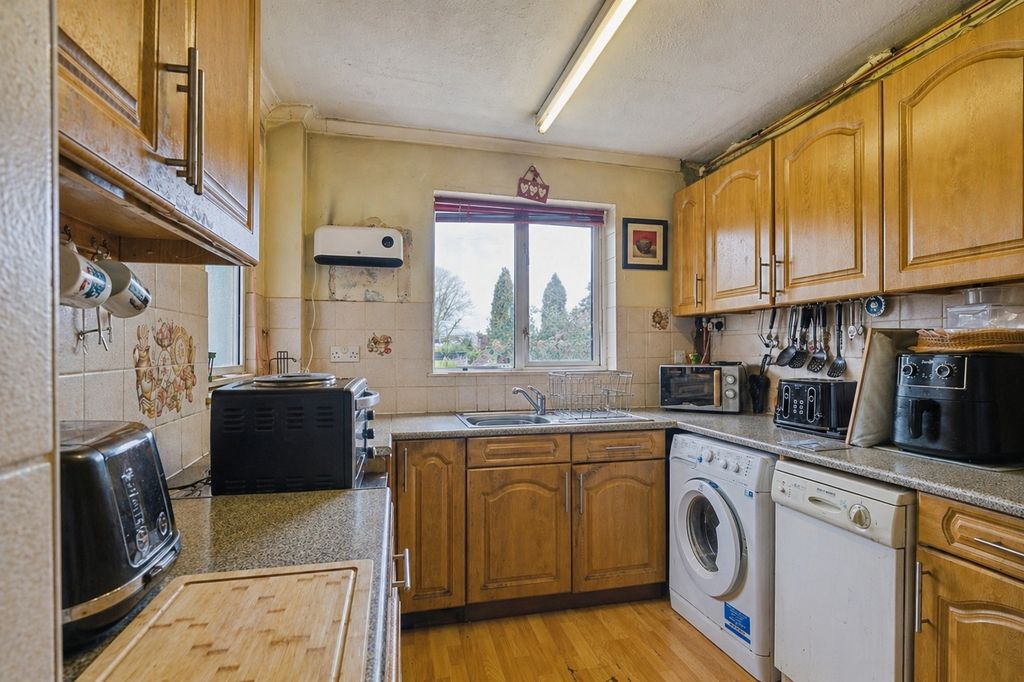 3 bed semi-detached house for saleThe Crescent, Eccleshall, Stafford, Staffordshire ST21 photo 5