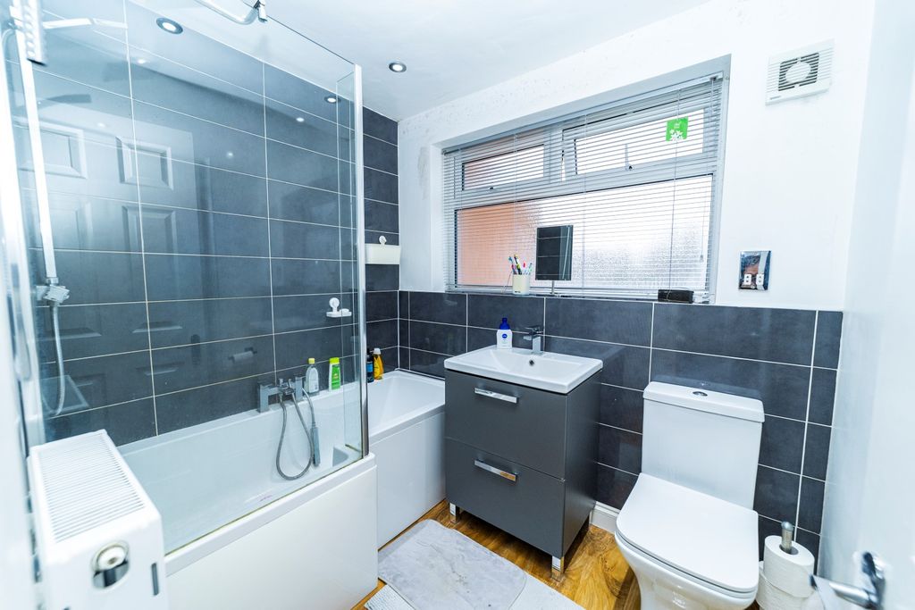 Additional image 24 of 4 bed semi-detached house for saleOriel Drive, Syston, Leicester LE7