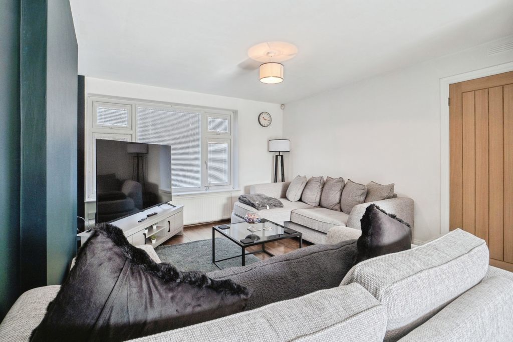 Additional image 6 of 3 bed semi-detached house for saleRaymond Avenue, Loughborough, Leicestershire LE11