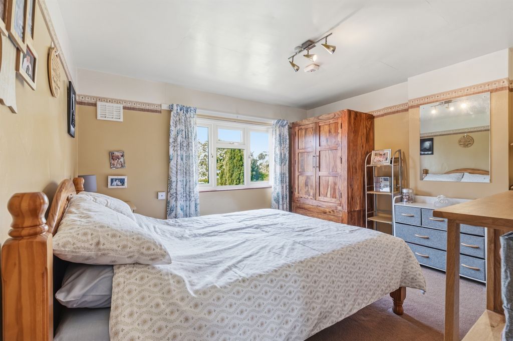 Additional image 16 of 4 bed terraced house for saleGlen Crescent, Stamford PE9