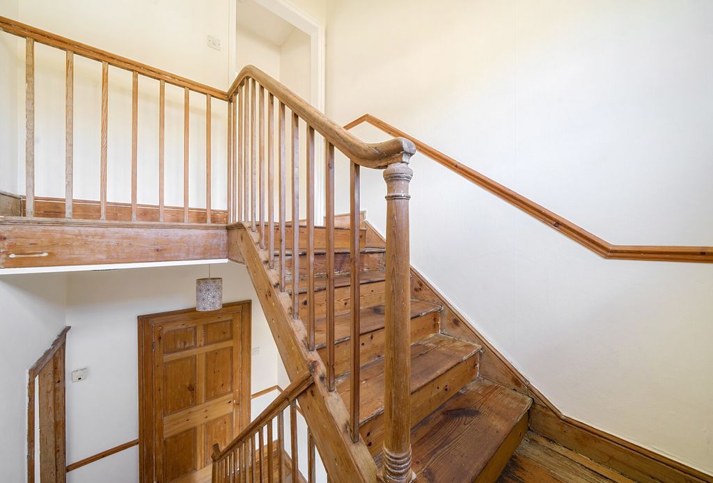 2 bed flat for saleLambridge Buildings, Bath, Somerset BA1 photo 3