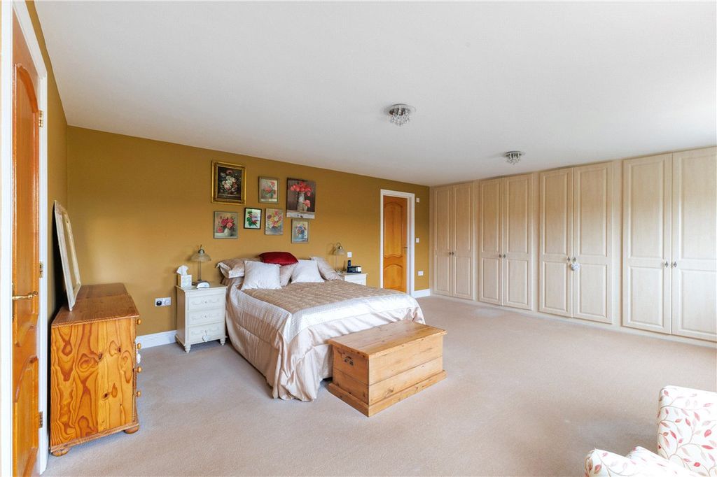 Additional image 15 of 6 bed detached house for saleThe Barton, Clyffe Pypard, Swindon, Wiltshire SN4