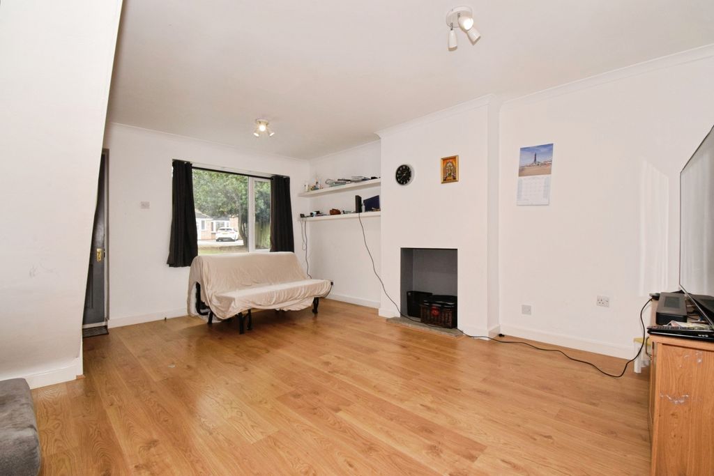 Additional image 13 of 4 bed semi-detached house for saleLamport Close, Wigston, Leicestershire LE18