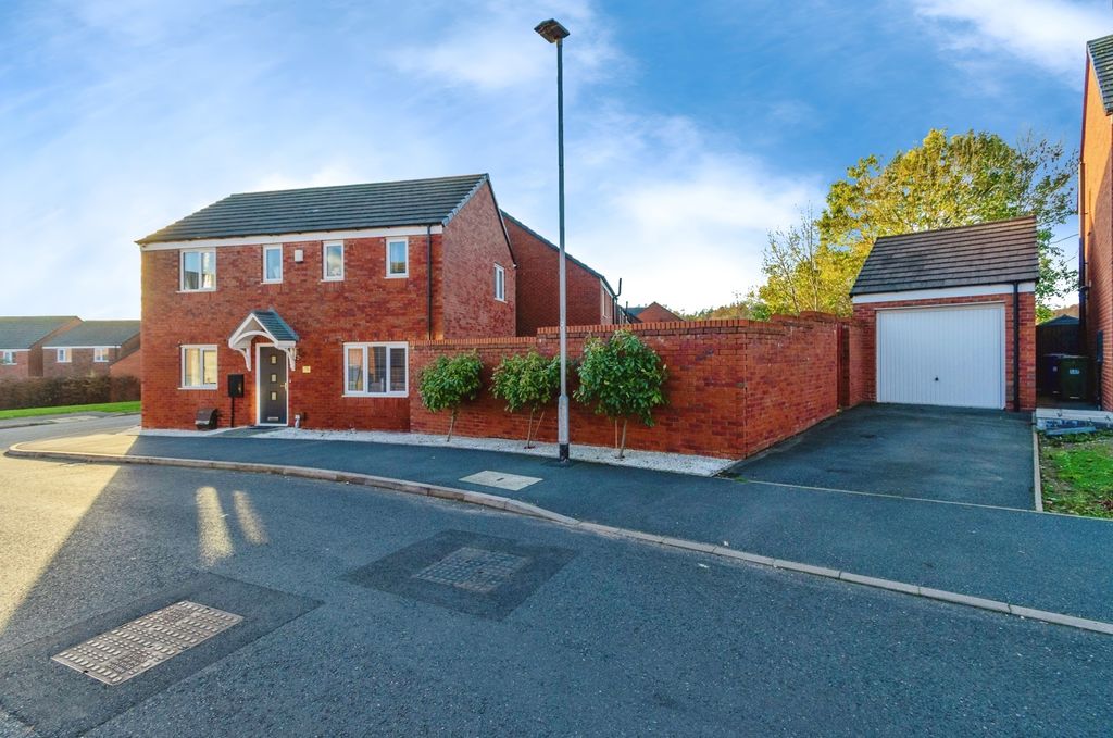 3 bed detached house for saleWinding House Drive, Hednesford, Cannock, Staffordshire WS12