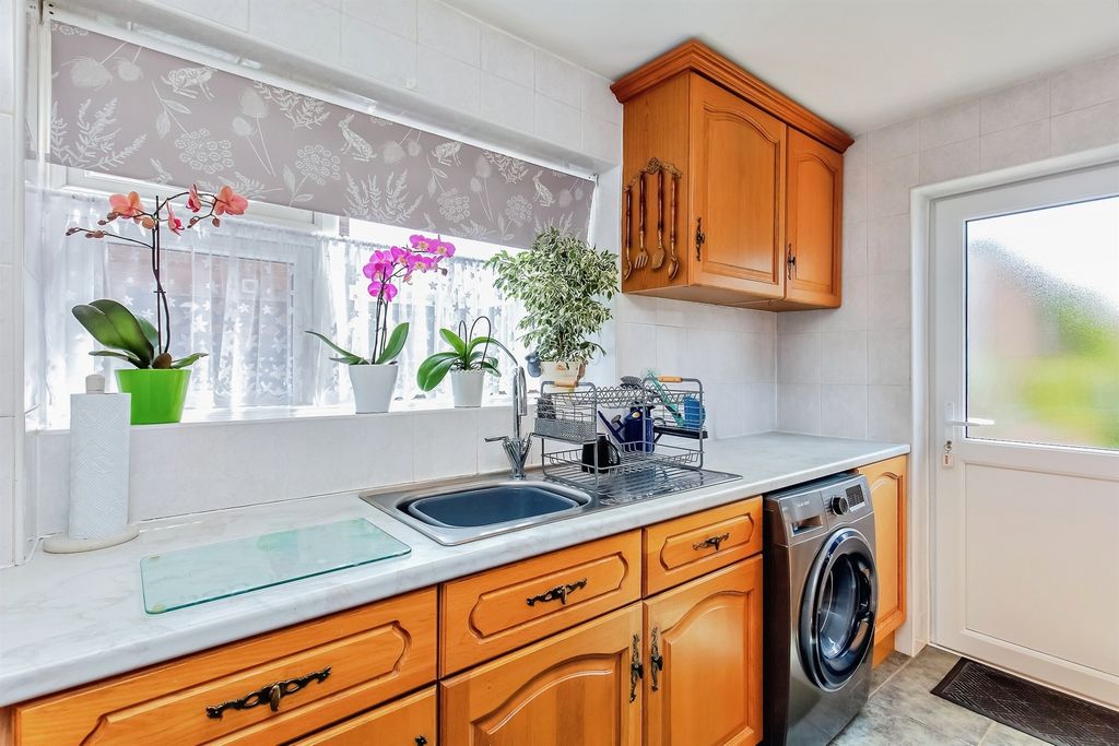 Additional image 7 of 3 bed semi-detached house for saleTroon Close, Stamford PE9