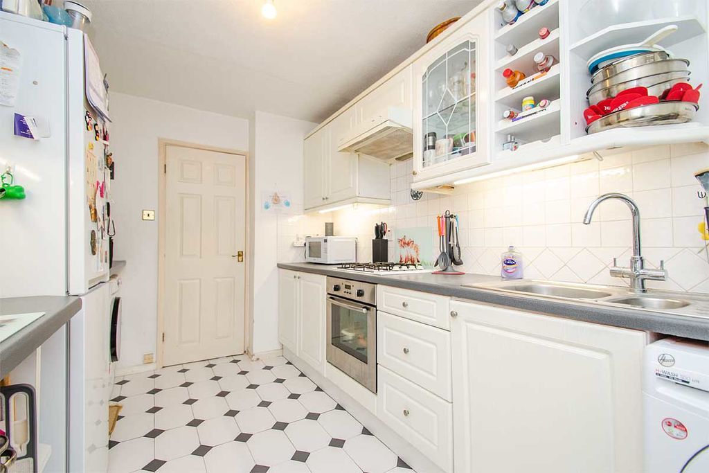 Additional image 4 of 2 bed flat for saleWillow Court, Tamworth Road, Lichfield WS14